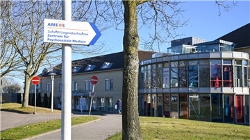 Die mutmaßliche Täterin soll drei Wochen lang in der Psychiatrie im Ameos-Klinikum Seepark Geestland behandelt worden sein. 