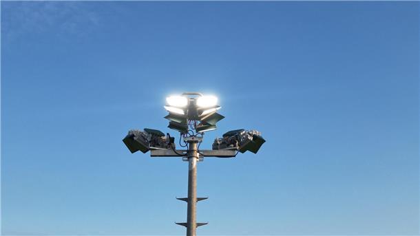Neue LED-Flutlichtanlage in Nordholz