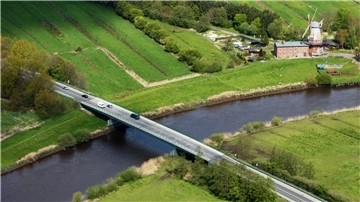 Luftaufnahme der Ostebrücke bei Hechthausen
