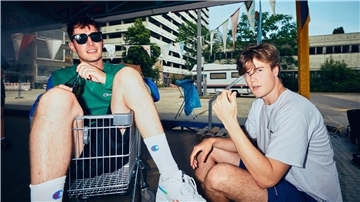 Die neue Single „Das Klima wieder hin“ ist für Tristan Stadtler (links) und Mathis Schröder ein weiterer Schritt auf dem Weg zum Erfolg.