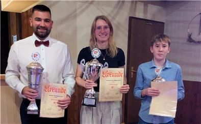 Die neuen Sandbosteler Einzelsportler des Jahres: (von links) Brian Mahler, Finja Krange und Jannis Rauhöft.