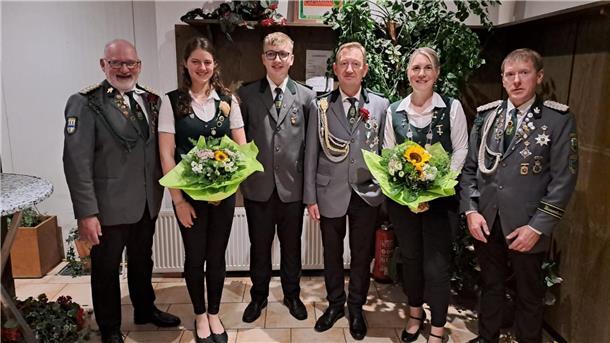 Die neuen Vizemajestäten des Schützenvereins Iseler und Umgegend freuen sich über ihre Titel.