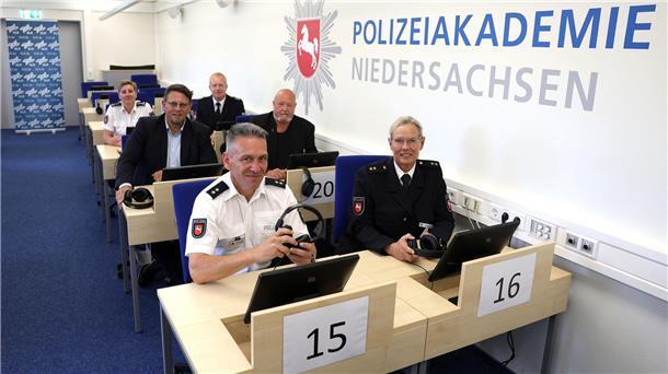 Polizei Niedersachsen startet neues Auswahlverfahren Die niedersächsische Polizei hat in Hann. Münden ein neues Auswahlverfahren gestartet.