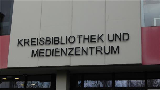 Die Nutzung der Georg-von-der-Vring-Kreisbibliothek wird für Erwachsene etwas teurer. Dafür gibt es den Bibliotheksausweis für Kinder und Jugendliche gratis.