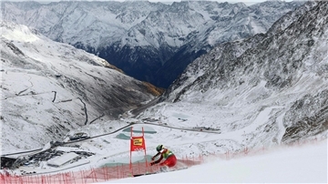 Scheib feiert Heimsieg bei Ski-Auftakt - Dürr beste Deutsche Die Österreicherin Julia Scheib feierte in Sölden ihren ersten Weltcup-Sieg.