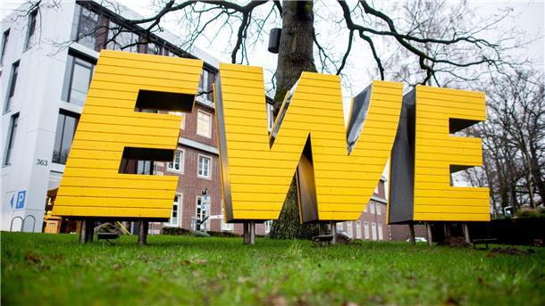 Die Oldenburger EWE AG versorgt mehr als 1,4 Millionen Kunden mit Energie. 