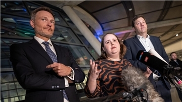 Die Parteichefs der Koalitionsparteien: Lars Klingbeil (SPD) Ricarda Lang (Grüne) und Christian Lindner (FDP, v.l.n.r.).