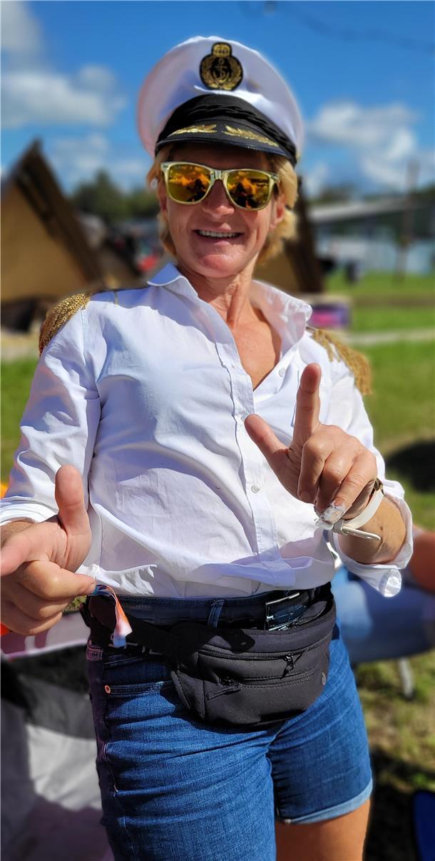 Deichbrand 2023: Das sind die schönsten FRAUEN auf dem Festival (Fotos) Die Party-Polizistin