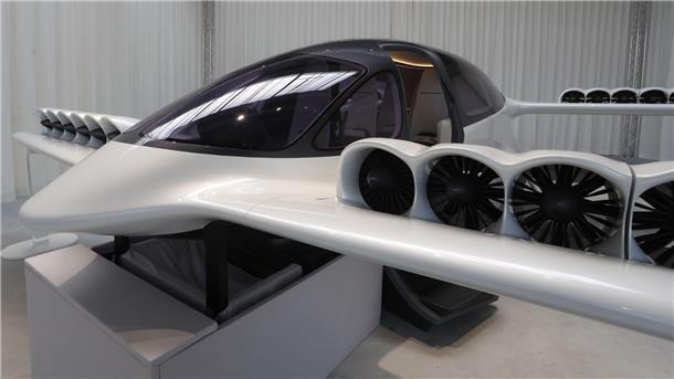 Lilium-Patente an US-Konkurrenz verkauft Die Patente für das einst mit großen Ambitionen gestartete Flugtaxi-Projekt Lilium sind nun aus der Insolvenzmasse heraus in die US-Konkurrenz verkauft worden.