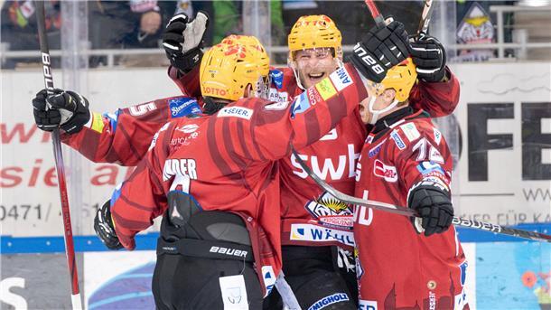 Wejse krönt Comeback mit Doppelpack zum Heimvorteil im Viertelfinale Die Pinguins haben allen Grund zum Jubeln: Mit dem Heimrecht im Viertelfinale haben sie ein weiteres Etappenziel erreicht.