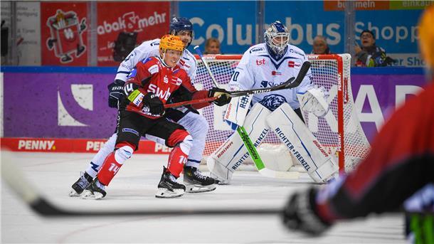 Die Pinguins (hier Ross Mauermann) stellten die Straubinger Abwehr vor einige Probleme.