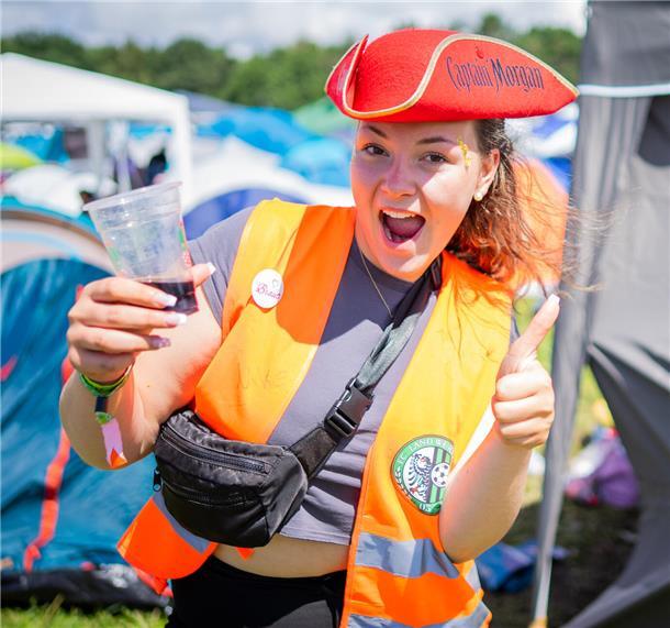 Deichbrand 2023: Das sind die schönsten FRAUEN auf dem Festival (Fotos) Die Piraten-Braut