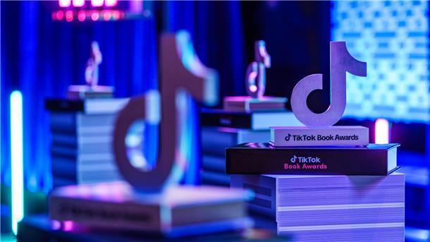 Die Plattform Tiktok verleiht die „Tiktok Book Awards“ an die beliebtesten und erfolgreichsten Autoren. (Archivbild)