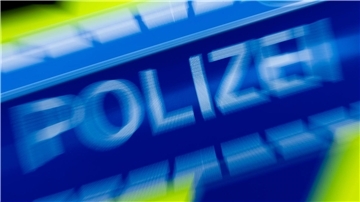 Die Polizei ermittelt gegen einen Verdächtigen wegen einer beschädigten Brücke. (Symbolbild)