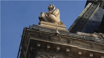 Die Polizei hofft die Louvre-Einbrecher dank zahlreicher Spuren zu fassen (Archivbild).