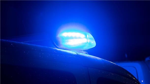 Mutter vergisst Teenager-Sohn auf Autobahn-Parkplatz Die Polizei sammelte den 14-Jährigen ein. (Symbolbild)