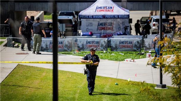 „Politisches Attentat“: Einflussreicher Trump-Anhänger tot Die Polizei sperrt das Gelände ab, nachdem auf Kirk geschossen wurde.
