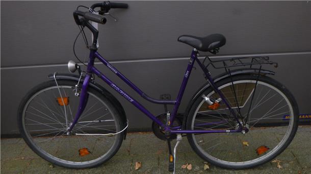 Selsinger Polizei sucht Eigentümer von drei gestohlenen Fahrrädern Ein gestohlenes Damenfahrrad.