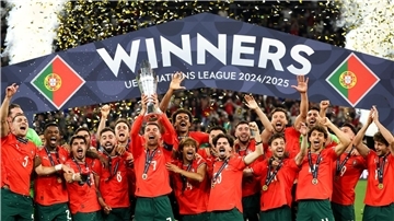 Die portugiesische Fußball-Nationalmannschaft feiert ihren Sieg nach dem Nations-League-Finale.