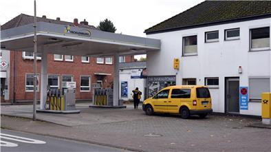 Die Post muss zum Ende des Jahres raus, die Tankstelle ist seit Sonnabend dicht: Was aus dem Gelände an der Beverstedter Logestraße wird, ist offen.
