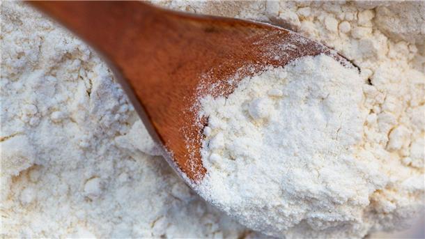 Zucker, Mehl und Käse: Wieso die Preise sprunghaft steigen Die Preissteigerungen für etwa Mehl kommen bei den Verbrauchern erst zeitversetzt an.