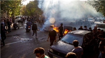 Die Proteste richten sich gegen das Regime im Iran.