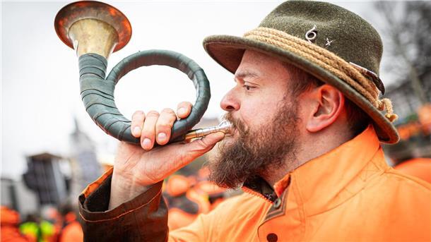 „Jagd ist Naturschutz“ - Jäger protestieren gegen Änderungen Die Proteste waren lautstark.