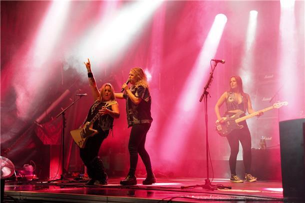 Die Rockröhren aus Schweden Thundermother machten Ernst.