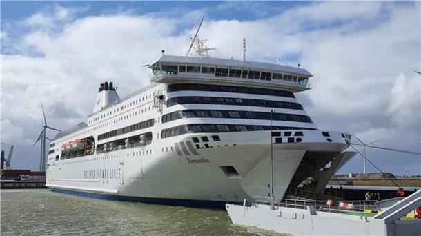Bombenwarnung! Erste Abfahrt der Norwegen-Fähre in Cuxhaven verzögert sich Die „Romantika“ am Anleger in Cuxhaven.