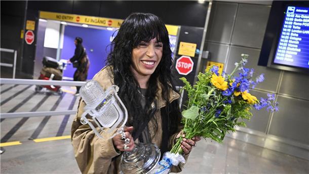 Schweden feiern ESC-Siegerin Loreen in Stockholm Die Sängerin Loreen hatte am Samstag den siebten ESC-Titel für Schweden geholt - und den Wettbewerb nach 2012 (mit „Euphoria“) als erste Frau zum zweiten Mal gewonnen.