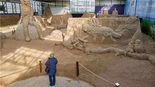 Travemünde: Legenden und Mythen aus Sand Die Sandskulpturen-Ausstellung in Travemünde ist bis zum 3. November geöffnet.