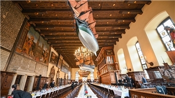 Die Schaffermahlzeit findet in der Oberen Rathaushalle im Bremer Rathaus statt.