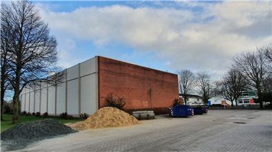 Eine Turnhalle an einer Schule. 