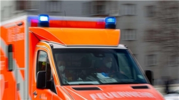 Die schwer verletzte Fußgängerin wurde mit dem Rettungswagen ins Elbe-Klinikum nach Stade gebracht.
