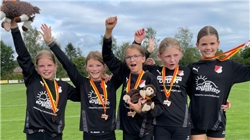  Selsinger U12-Faustballerinnen 