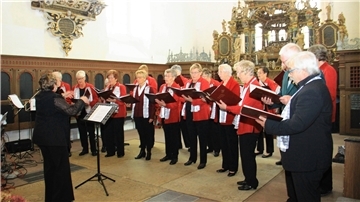 Die Singgemeinschaft Stadland - hier ein Bild vom Auftritt beim Herbstkonzert im Oktober 2017 in der St.-Matthäus-Kirche Rodenkirchen - löst sich auf. Mit einem letzten Konzert verabschieden sich die Sängerinnen und Sänger.