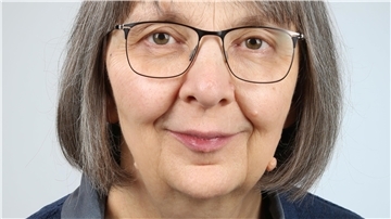 Die Sittenser Diakonin Ursula Eggers lässt in Rhade Blumen sprechen“.