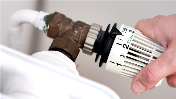Ista rechnet für Mieter mit Mehrkosten bei Öl und Gas Die Sparsamkeit beim Heizen ist laut Ista wieder vorbei. Der Energiedienstleister warnt Mieterinnen und Mieter vor wieder steigenden Kosten.