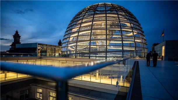 Wahlrechts-Urteil: SPD sieht keinen akuten Handlungsbedarf Die SPD sieht nach dem Karslruher Wahlrechts-Urteil keinen akuten Handlungsbedarf. Archivbild