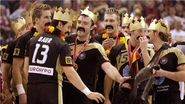 Die Spieler wussten, wem sie am 4. Februar 2007 nach dem Gewinn der Handball-Weltmeisterschaft zu danken hatten.