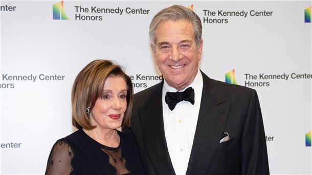 Angreifer in Haus von Pelosi verletzt ihren Ehemann Die Sprecherin des Repräsentantenhauses, Nancy Pelosi, und ihr Ehemann Paul bei einer Veranstaltung in Washington.
