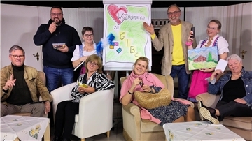 Die MGH-Theatergruppe auf der Bühne. 