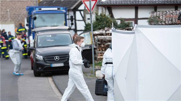 Polizist erschießt mutmaßlichen Angreifer in Zülpich Die Spurensicherung am Einsatzort.