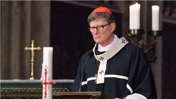 Die Staatsanwaltschaft und Polizei in Köln durchsuchen mehrere Objekte im Erzbistum Köln. Der Kölner Erzbischof ist Rainer Maria Woelki.