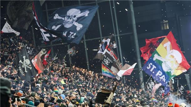 FC St. Pauli: Entscheidung über Kult-Hymne verzögert sich Die Stadion-Hymne wird weiter überprüft.
