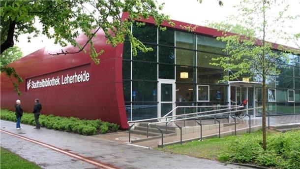 Die Stadtteilbibliothek am Bremerhavener Julius-Leber-Platz bietet 2024 neue Projekte und lädt zu Lesungen und Workshops ein, unter anderem gibt's ein neues "Repair-Cafe"
