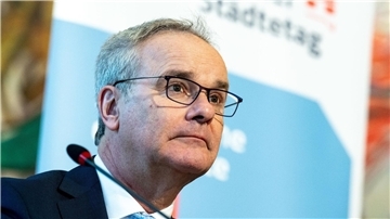 Die Städte müssten sich stärker auf Extremwetterereignisse vorbereiten, so Helmut Dedy.