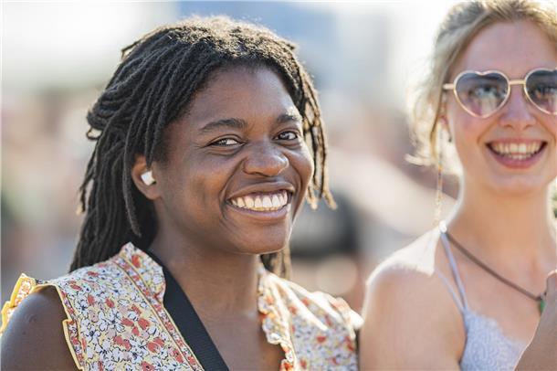 Deichbrand 2024: Das sind die schönsten Frauen auf dem Festival Die Strahlende.