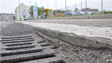 Die Stresemannstraße befindet sich teilweise in einem maroden Zustand. Der Bauausschuss stand vor der Alternative: Sanierung oder Tempo 30. Die Debatte darüber hatte Brisanz.