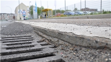 Die Stresemannstraße befindet sich teilweise in einem maroden Zustand. Der Bauausschuss stand vor der Alternative: Sanierung oder Tempo 30. Die Debatte darüber hatte Brisanz.